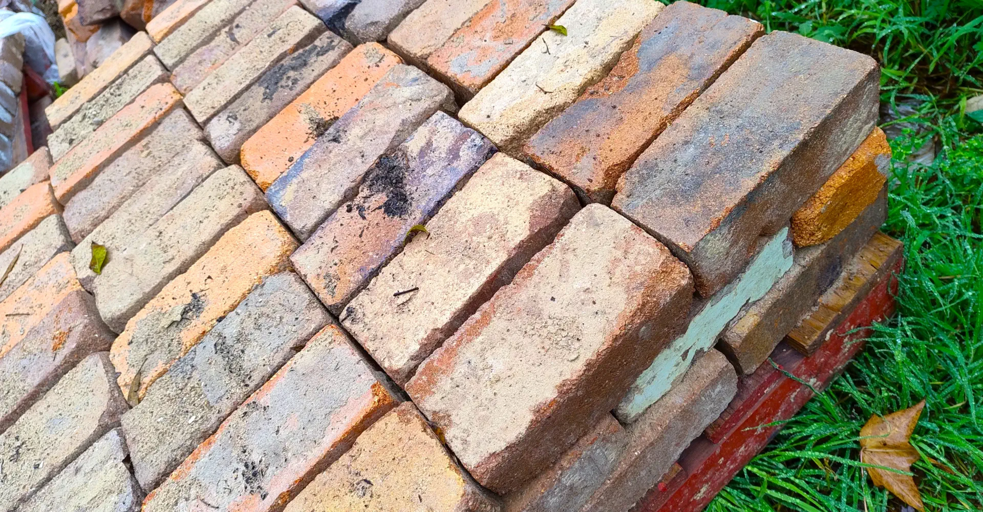 reclamed Sysney Sandstock bricks at  Moss Vale Recycled timber and building materials